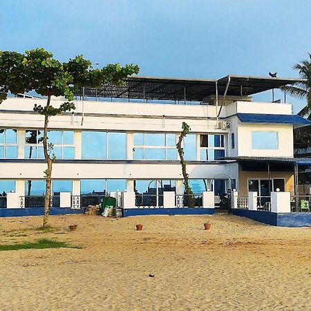 Alleppey Holiday Beach Resort Alappuzha Екстериор снимка