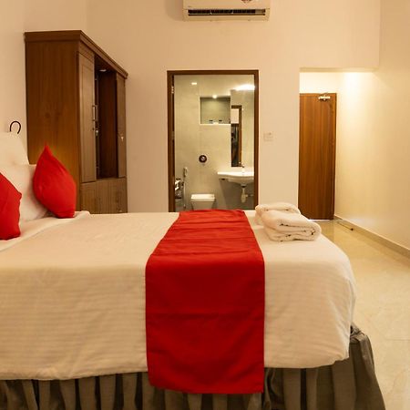 Alleppey Holiday Beach Resort Alappuzha Екстериор снимка