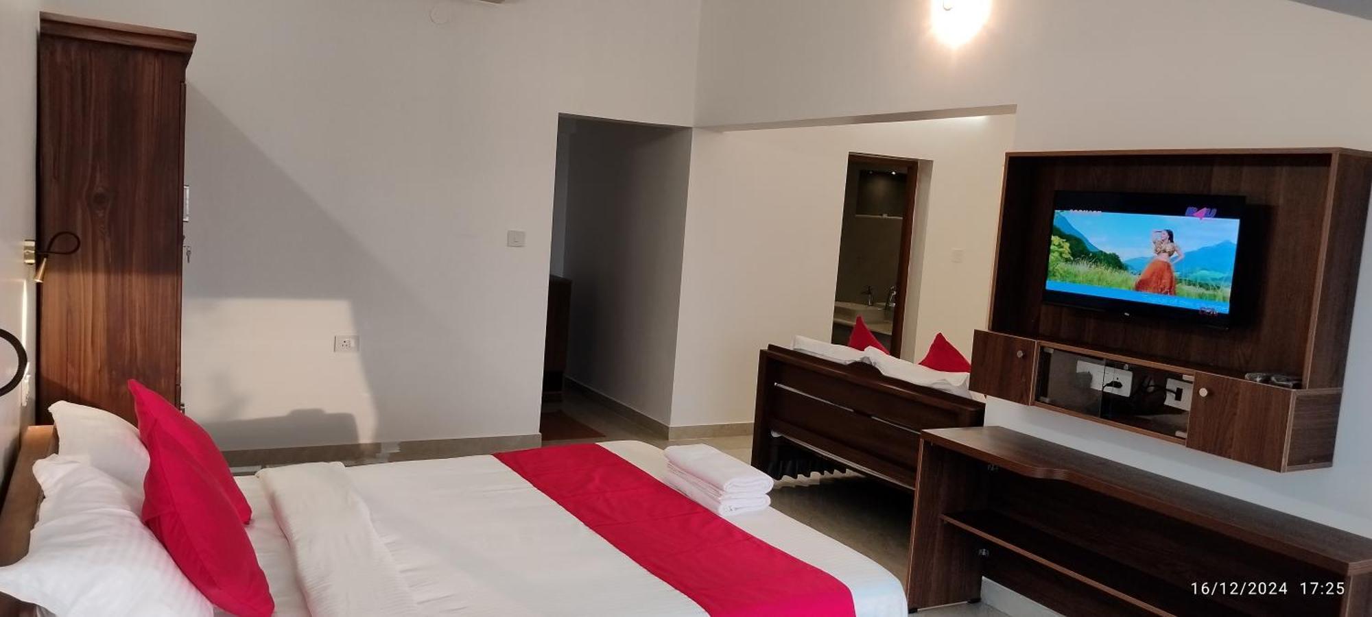 Alleppey Holiday Beach Resort Alappuzha Екстериор снимка