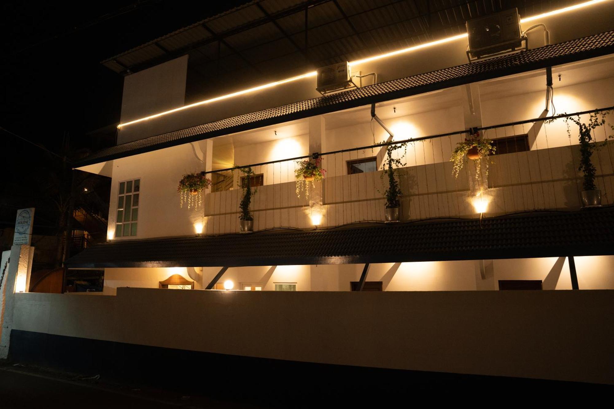 Alleppey Holiday Beach Resort Alappuzha Екстериор снимка