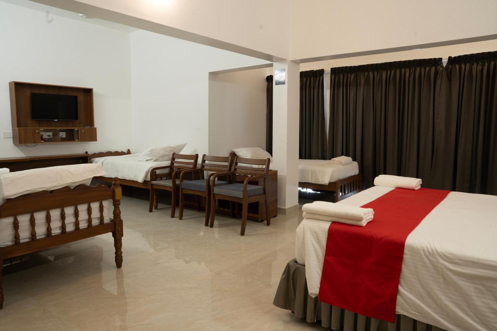Alleppey Holiday Beach Resort Alappuzha Екстериор снимка