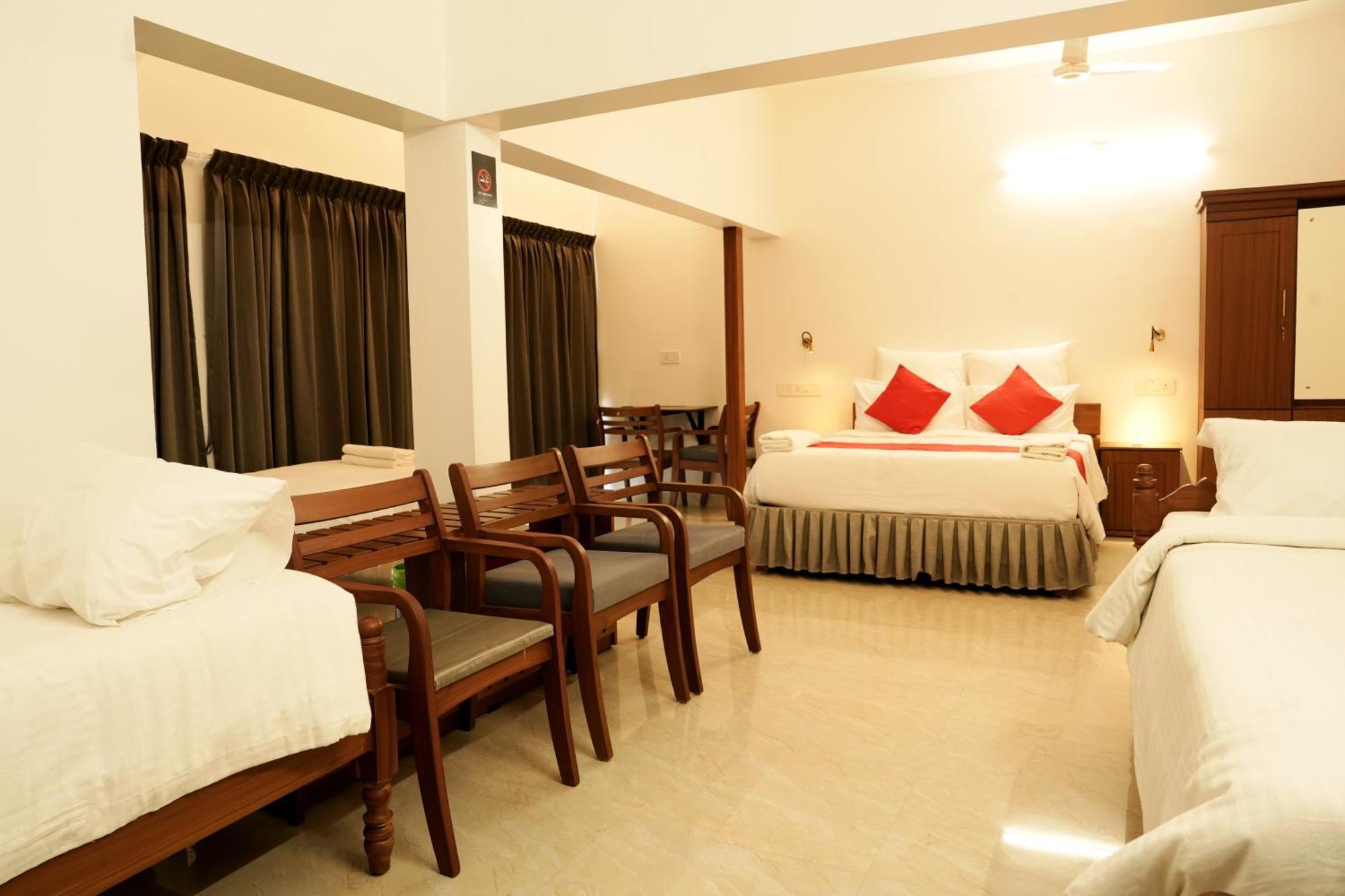 Alleppey Holiday Beach Resort Alappuzha Екстериор снимка