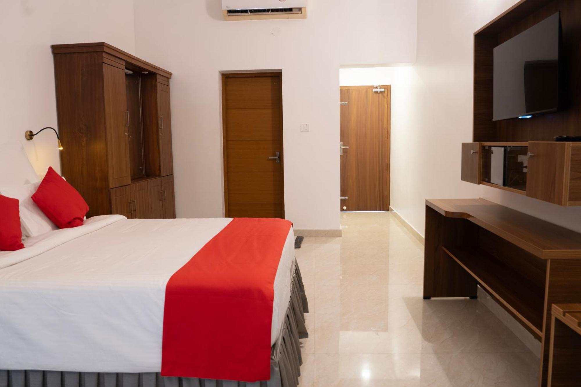 Alleppey Holiday Beach Resort Alappuzha Екстериор снимка